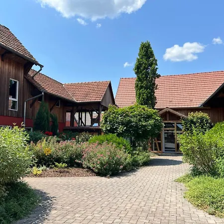 Holiday home Les Authentics - Le Domaine D'autrefois &