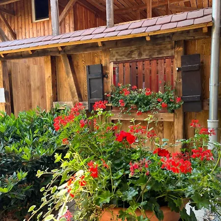 Les Authentics - Le Domaine D'autrefois & Holiday home *