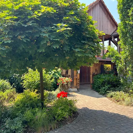 Les Authentics - Le Domaine D'autrefois &