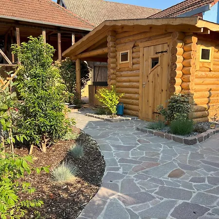 Les Authentics - Le Domaine D'autrefois & Holiday home *